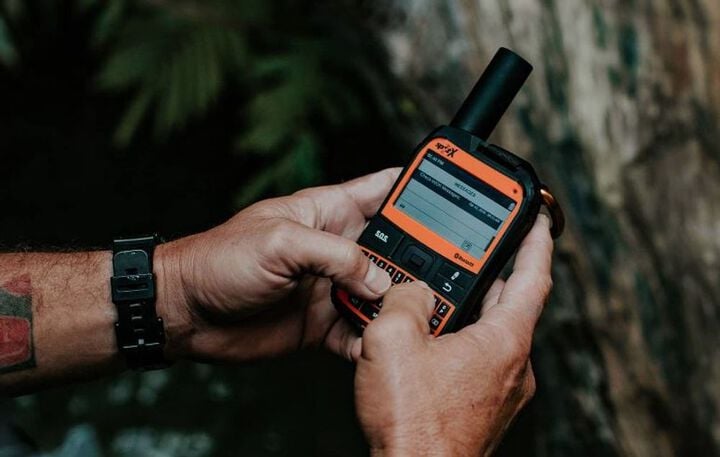 Spot X 2 Way Satellite Messaging GPS Device with Bluetooth, large image number 5
