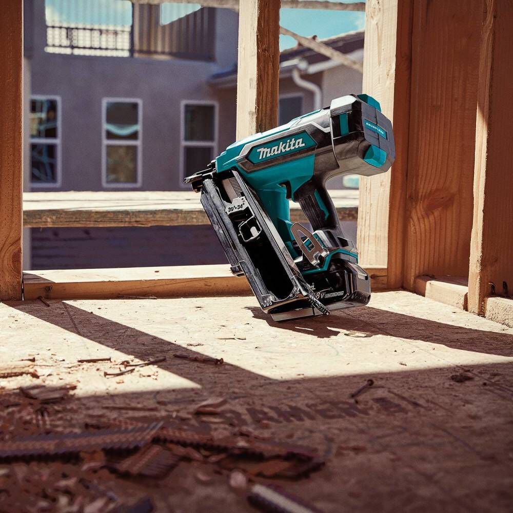 Makita 18V LXT Lithium-Ion Brushless Cordless 30 Degree Clipped Head 3-1/2 Inch Framing Nailer 4 Ah Kit, large image number 12