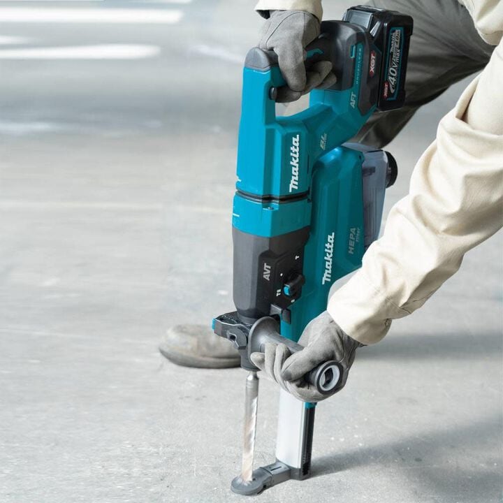 Makita 40V max XGT 1 1/8in AVT Rotary Hammer Kit with Dust Extractor, large image number 9