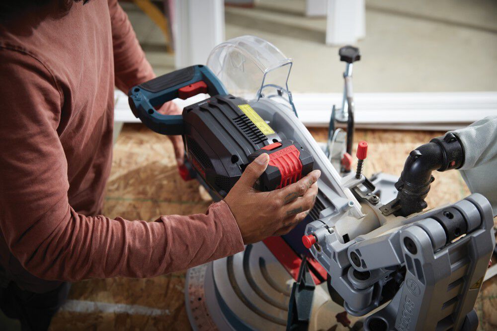 Bosch 18V 12 Inch Dual-Bevel Miter Saw Kit - Reconditioned, large image number 19