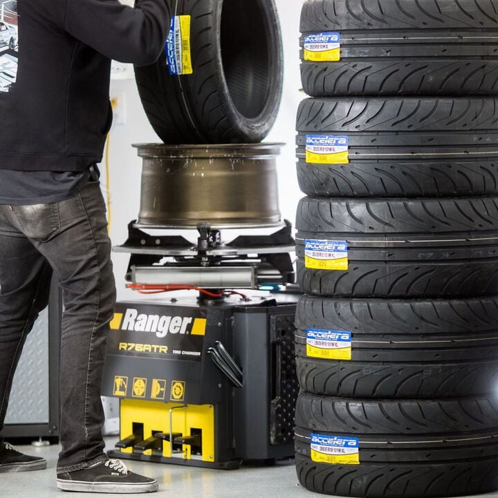 Ranger R76ATR 30 Inch Capacity Tilt-Back Tire Changer with Single Assist, large image number 9