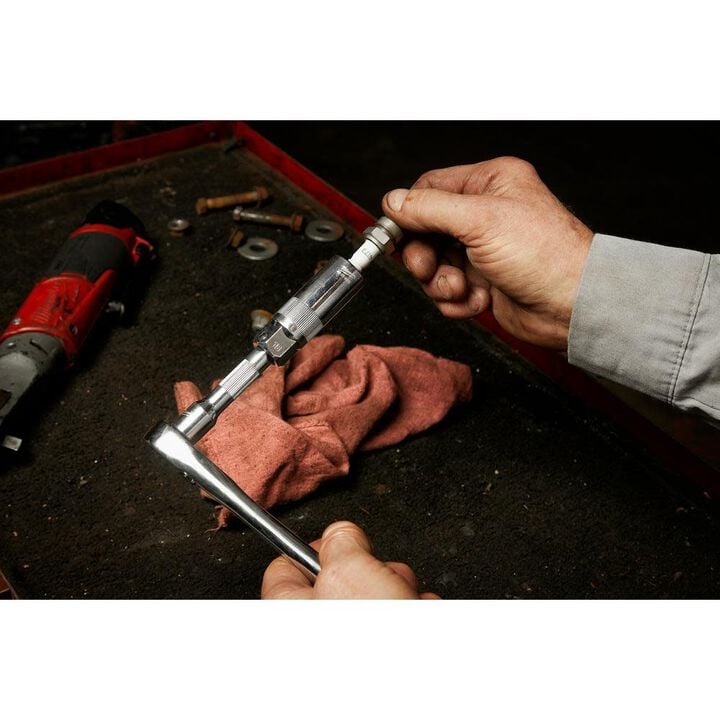 Milwaukee 3/8in Drive 13/16in Spark Plug Socket, large image number 3