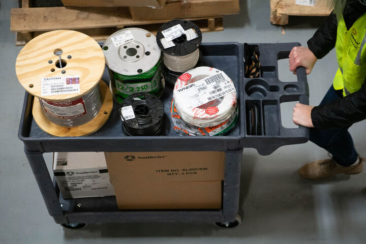 Southwire Two Shelf Utility Cart Small 500 lb Weight Capacity, large image number 6
