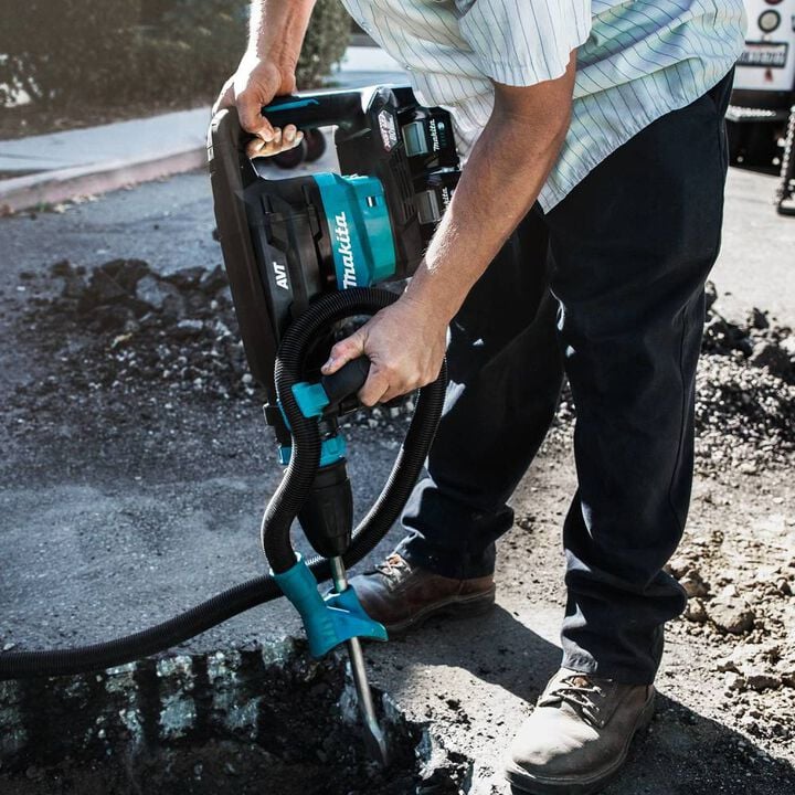 Makita 40V max X2 (80V) XGT 28 lb AVT Demolition Hammer Kit, large image number 3