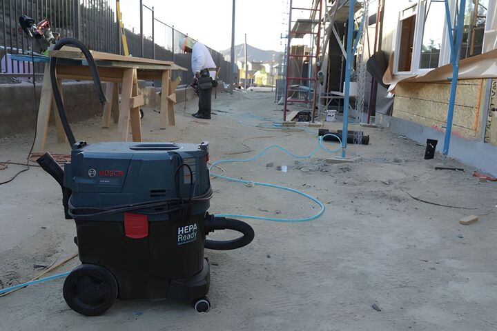 Bosch 9 Gallon Dust Extractor and 9 Inch Drywall Sander Reconditioned Bundle, large image number 11