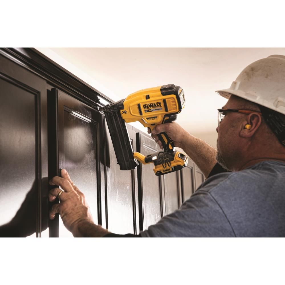 DEWALT 20 V MAX XR 18 Gauge Brad Nailer - (Bare Tool), large image number 3
