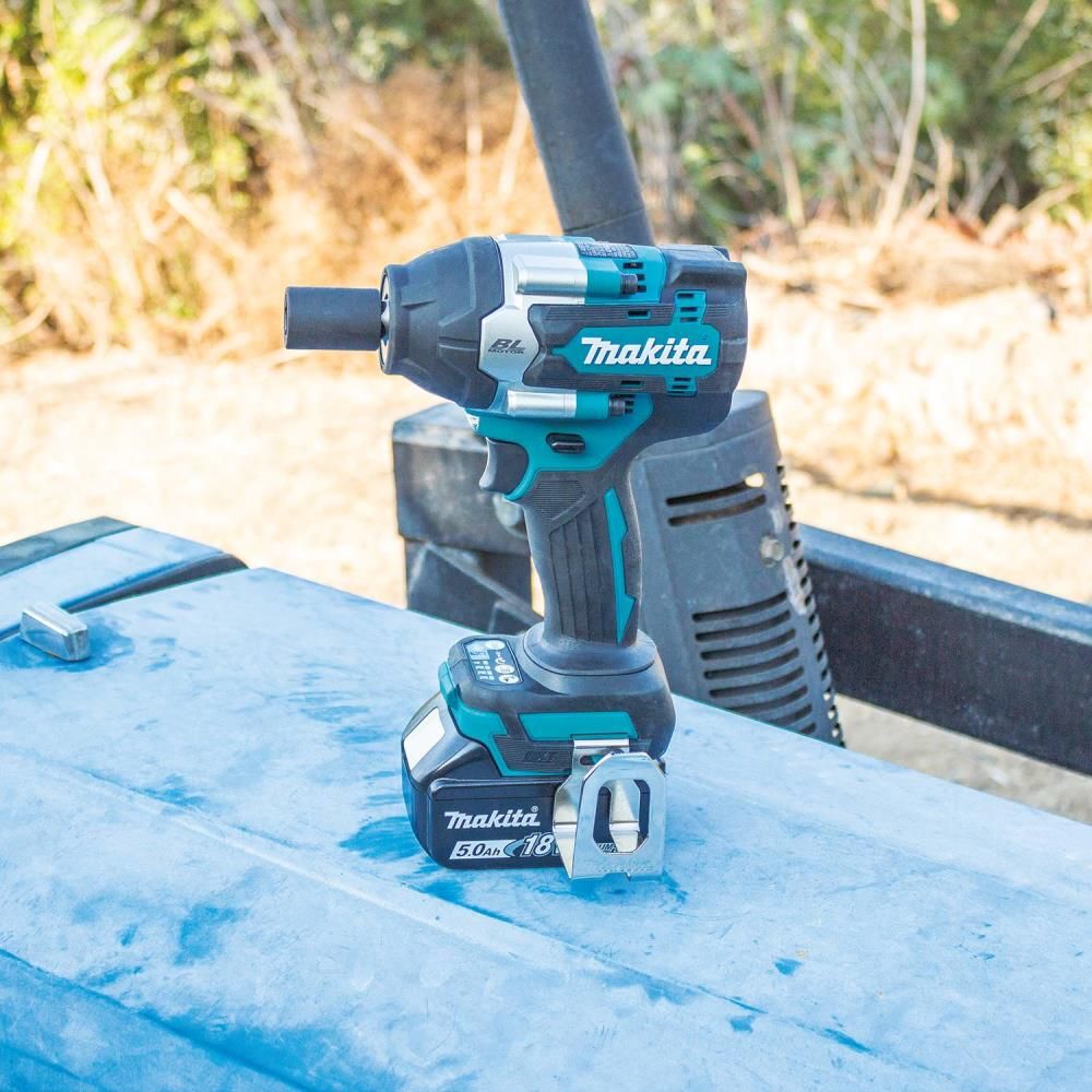 Makita 18V LXT 1/2in Sq Drive Impact Wrench Kit with Friction Ring Anvil, large image number 8