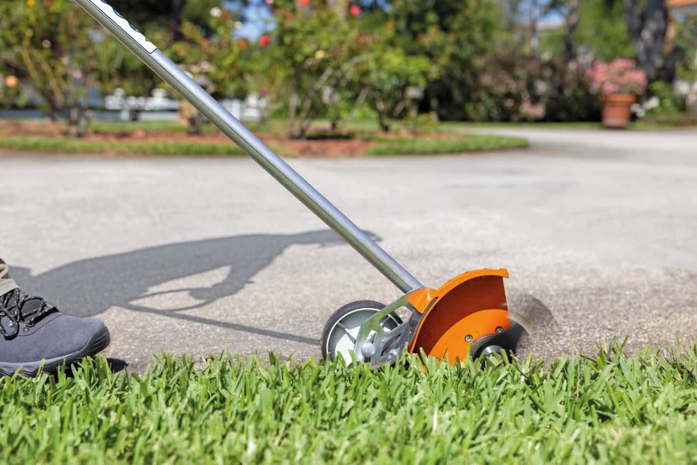 Battery powered on sale sidewalk edger