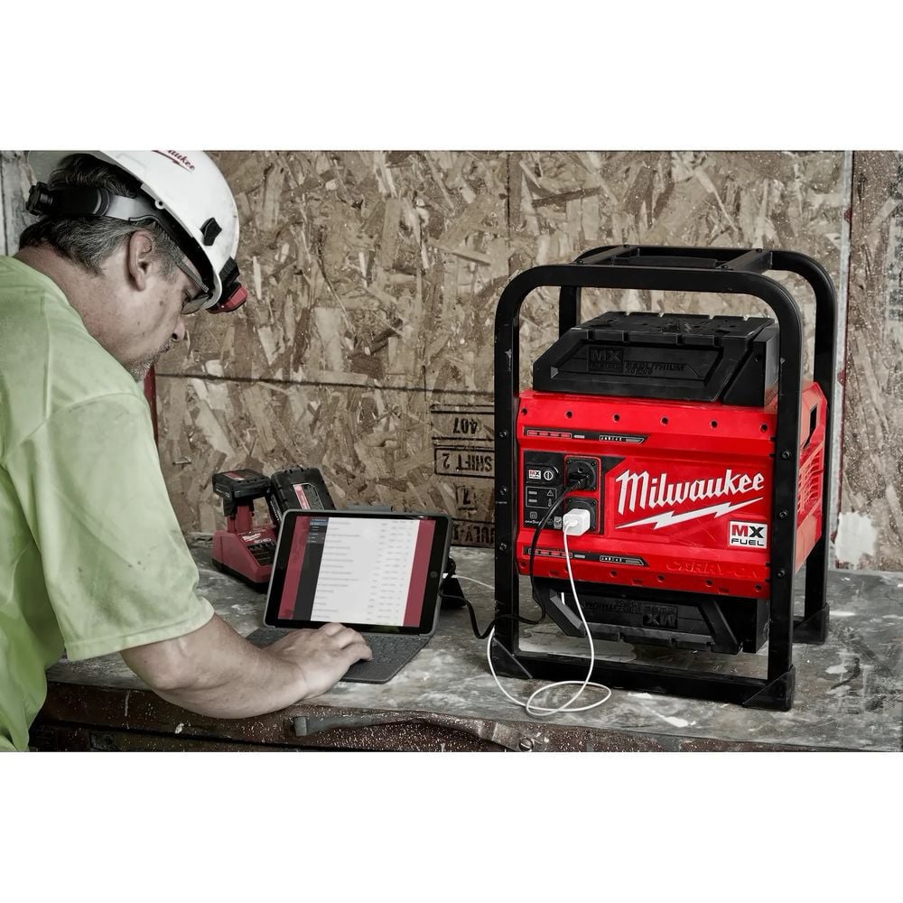 Milwaukee MX Fuel Carry-On 3,600 Watt 12.0Ah Lithium-Ion 1 Battery Portable Power Supply Kit, large image number 8