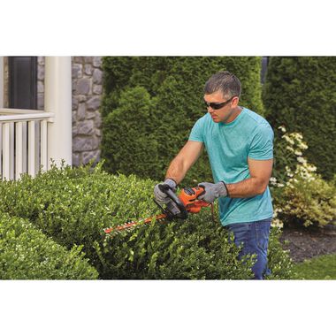 Black and Decker 16 Inch Electric Hedge Trimmer, large image number 3