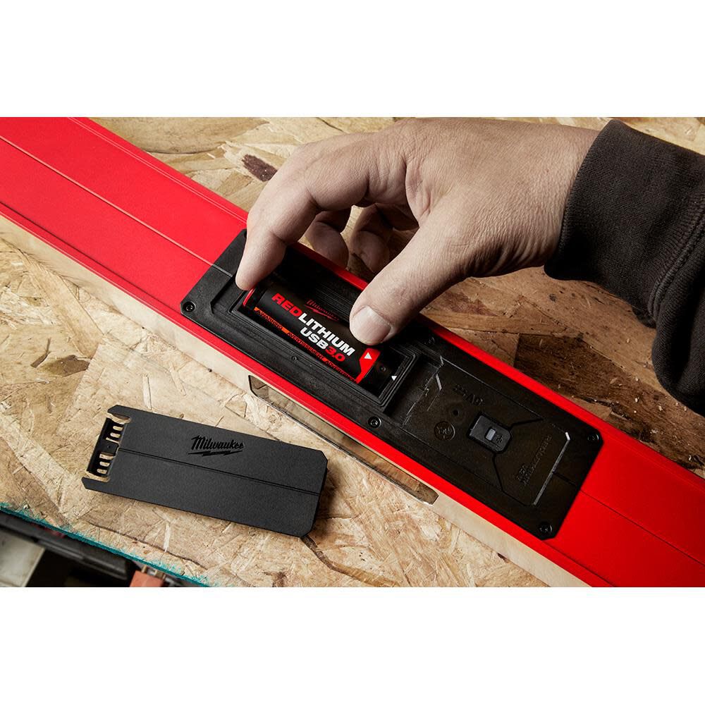 Milwaukee redlithium usb battery sales and charger