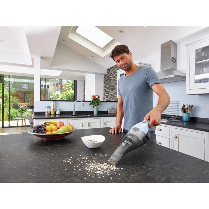 Black and Decker Quick Clean 7.2V Cordless Handheld Vacuum, large image number 6