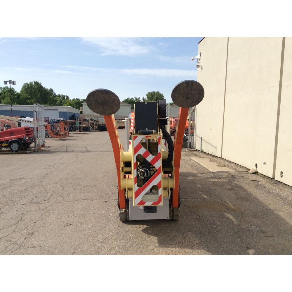 JLG X700AJ 70ft Tracked Articulating Boom Lift Used 2012 X700AJ