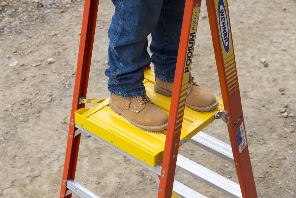 Werner Podium 10-ft Fiberglass 300-lb Type IA Platform Ladder, large image number 6