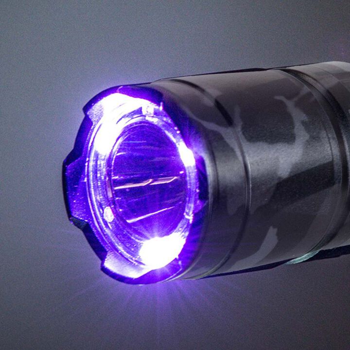 Police Security CAMO TRAC TACT 350 Lumens 2 AA Alkaline Battery UV Flashlight, large image number 4