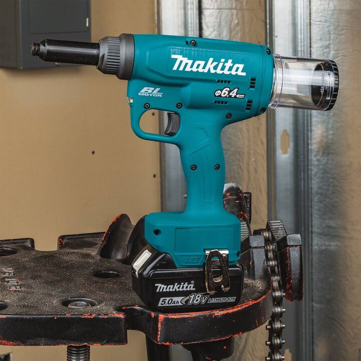 Makita 18V LXT Lithium-Ion Brushless Cordless 1/4in Rivet Tool Kit (5.0Ah), large image number 2