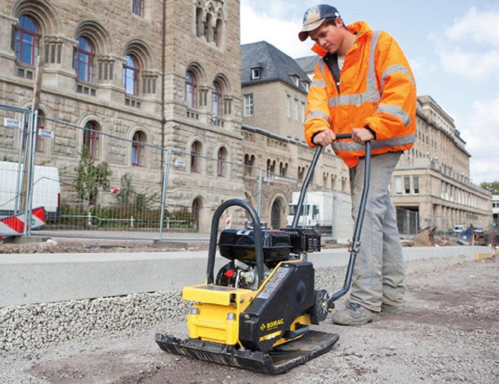 Bomag 17.7 Inch Single Direction Vibratory Plate - Honda