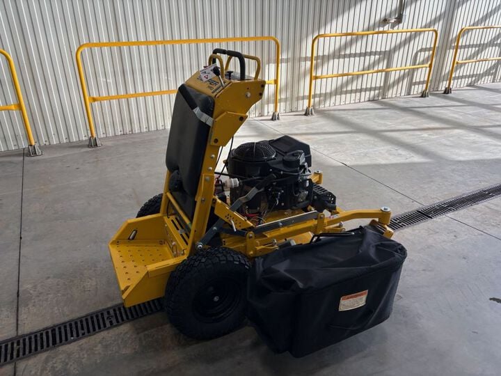 Hustler Surfer Pro 34 Inch Stand-On Zero-Turn Mower Used 2025, large image number 1