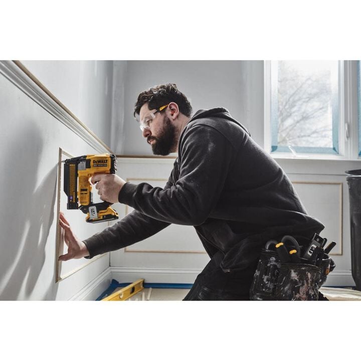 DEWALT ATOMIC Compact Series 20V MAX Pin Nailer 23 Gauge with 20V MAX XR POWERSTACK Compact Battery Bundle, large image number 9