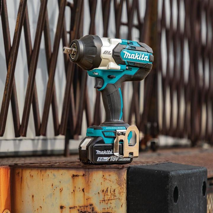 Makita 18V LXT 5Ah Cordless 3-Speed 1/2 Inch Sq. Drive Impact Wrench Kit with Detent Anvil, large image number 2