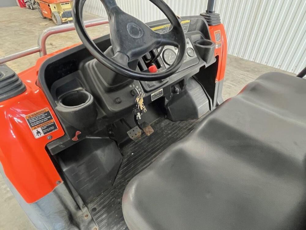 Kubota RTV900 898 cc 21.6HP Diesel-Powered Utility Vehicle - 2012 Used, large image number 10