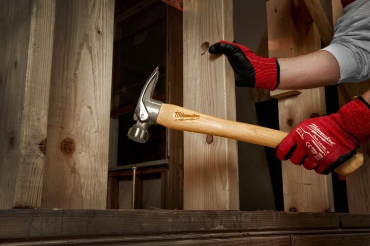 Milwaukee 19oz Milled Face Hickory Wood Framing Hammer, large image number 9