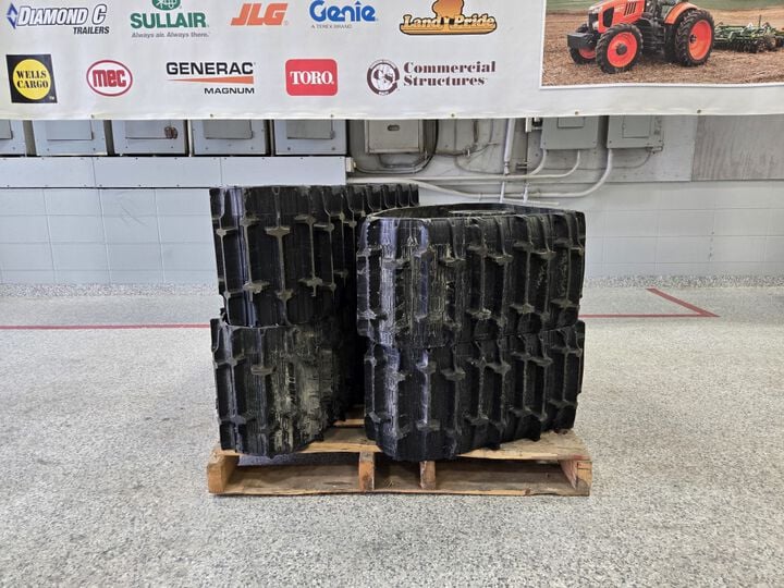 Camso UTV 4S1 Track System Set 4 Pieces Used, large image number 2