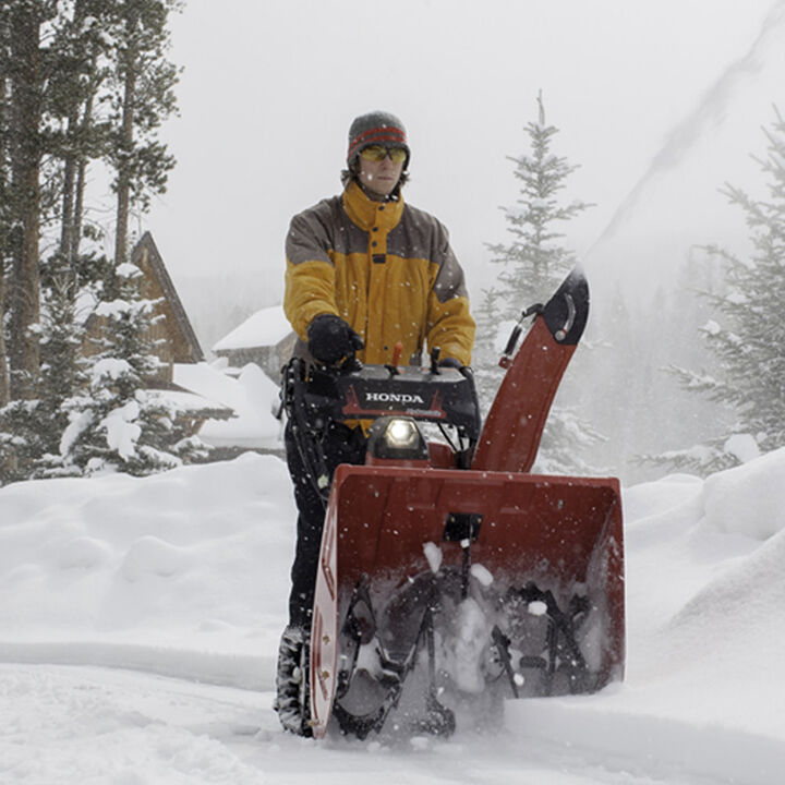 Honda 7HP 24In Track Drive Snow Blower, large image number 1
