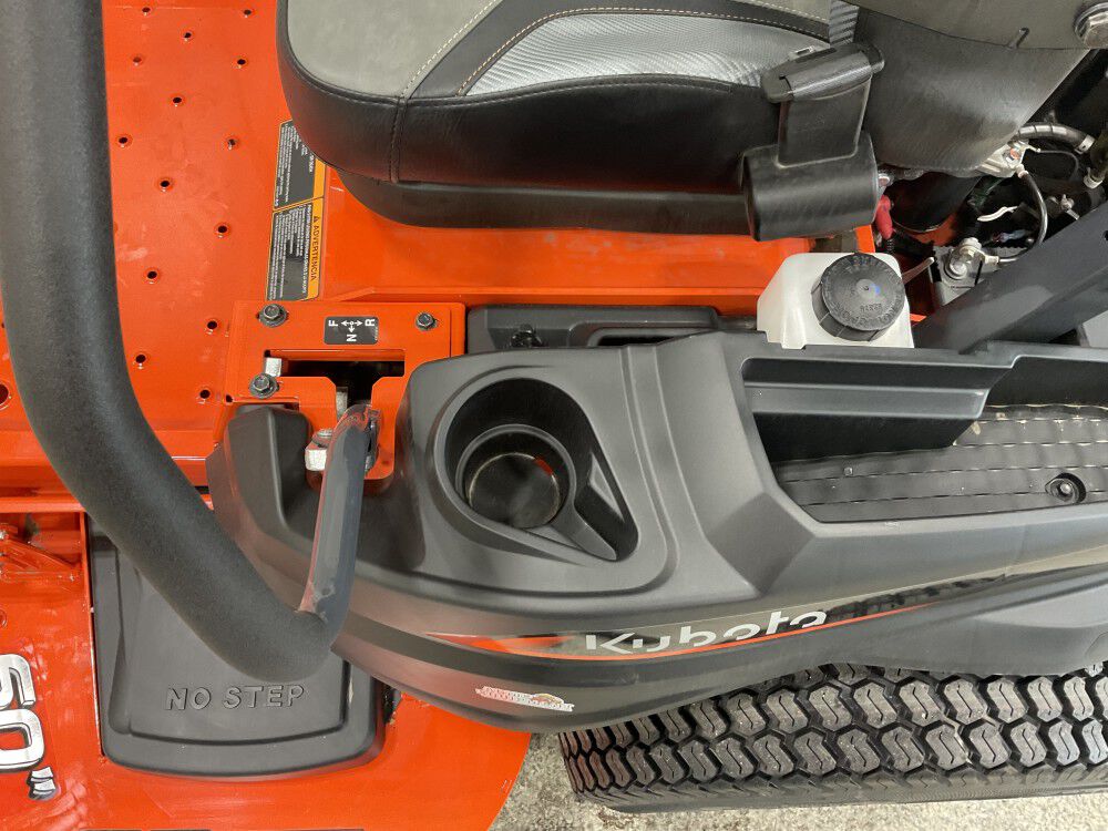 Kubota Z422KWTNC-60 60 Inch Kawasaki Engine Gas Powered Zero