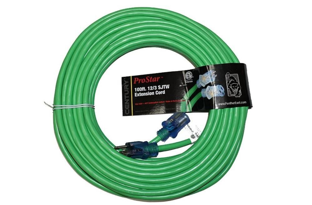 Century Wire ProStar 100 ft 12/3 SJTW Green Lighted Extension Cord – D11712100GN