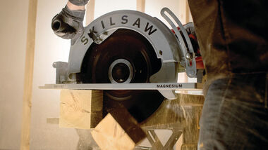 SKILSAW 16-5/16 In. Magnesium Super Sawsquatch Worm Drive Saw, large image number 1