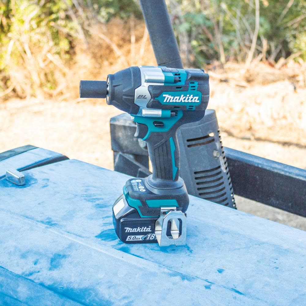 Makita 18V LXT 1 2in Sq Drive Impact Wrench Kit with Detent Anvil