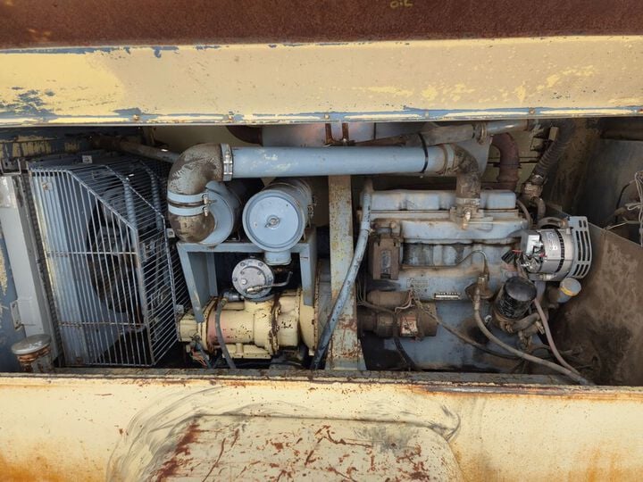Ingersoll Rand P185AWJD 185 CFM Towable Air Compressor Used 1990, large image number 12