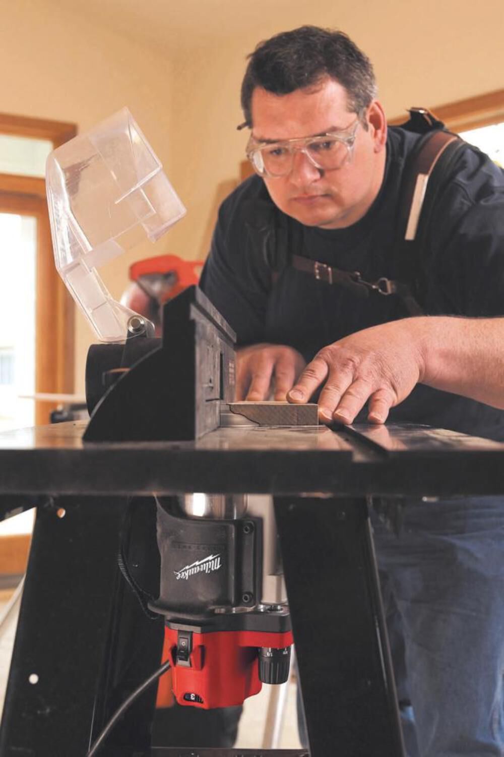 Milwaukee body grip router hotsell