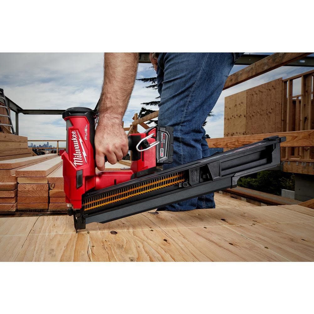 Milwaukee M18 FUEL 21 Degree Framing Nailer Extended Capacity  