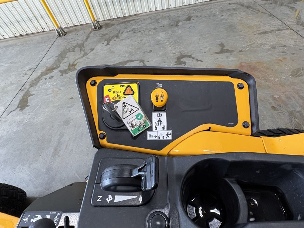 Cub Cadet ZTS1 46 Inch Zero-Turn Riding Lawn Mower Used 2022, large image number 10