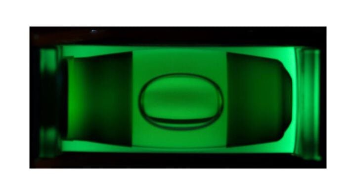 SOLA 48 in Box Beam Magentic Level, large image number 2