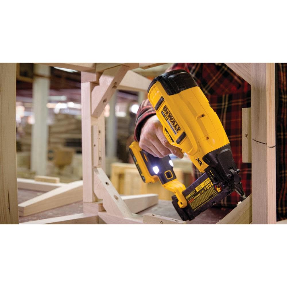 Dewalt 18 gauge brad nailer 20v outlet