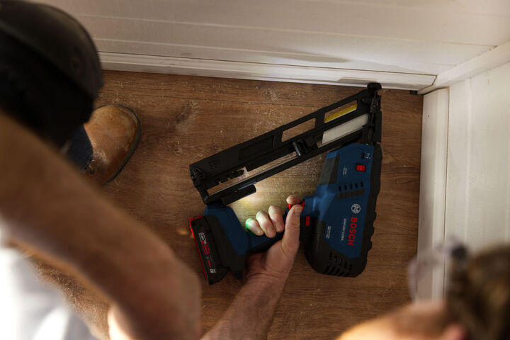 Bosch 18V 15 Gauge Angled Finish Nailer Kit, Reconditioned, large image number 4