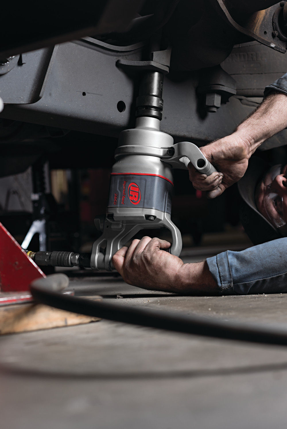 Ingersoll Rand Air Impact Wrench, D-Handle, 1 Inch, 2100 ft-lb, large image number 2