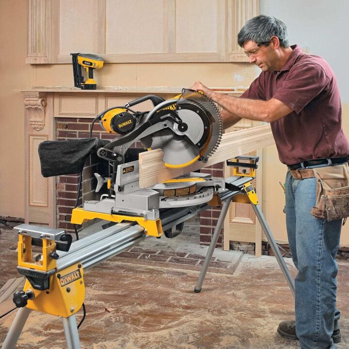 DEWALT 12in 15 Amp Dual Bevel Compound Miter Saw, large image number 11