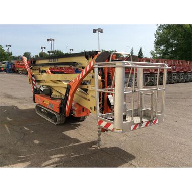 JLG X700AJ 70ft Tracked Articulating Boom Lift - Used 2012, large image number 3