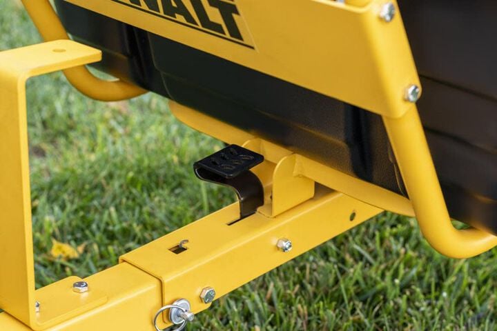 DEWALT 800lb / 10 Cu Ft Wheelbarrow/Tow, large image number 7