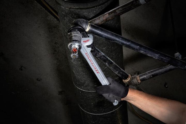 Milwaukee 10L Aluminum Pipe Wrench with POWERLENGTH Handle, large image number 1