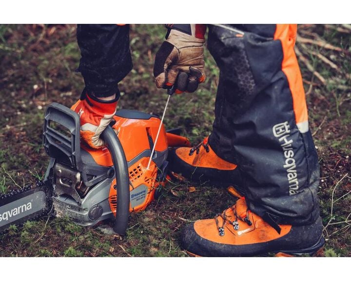 Husqvarna 564 XP Fuel Injected 28 Inch X-Tough RSN 3/8 Inch C85 Chainsaw, large image number 8