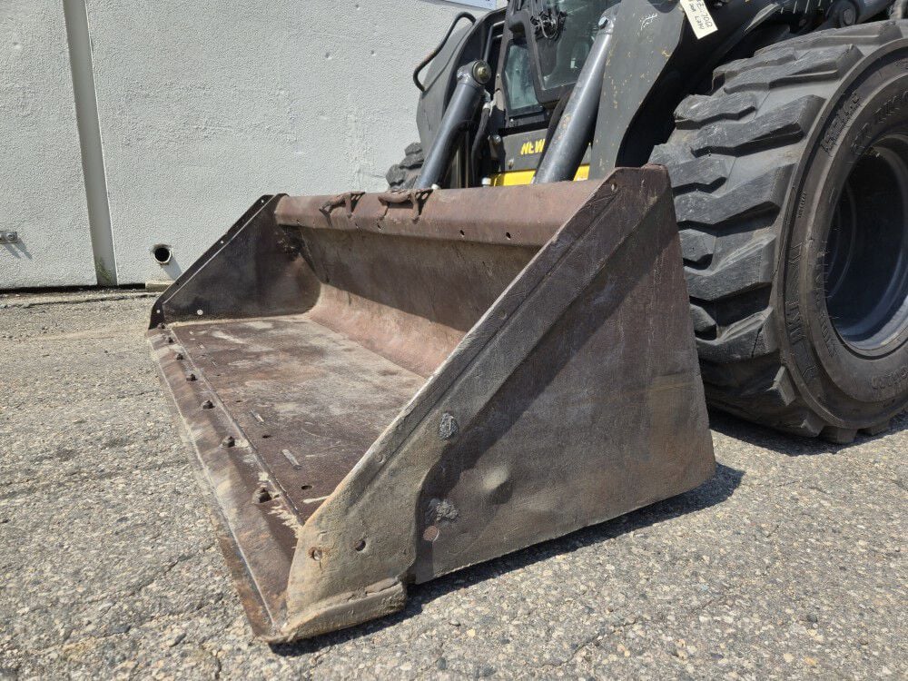 New Holland L234 90 HP Wheeled Skid Steer Loader Used 2018, large image number 8