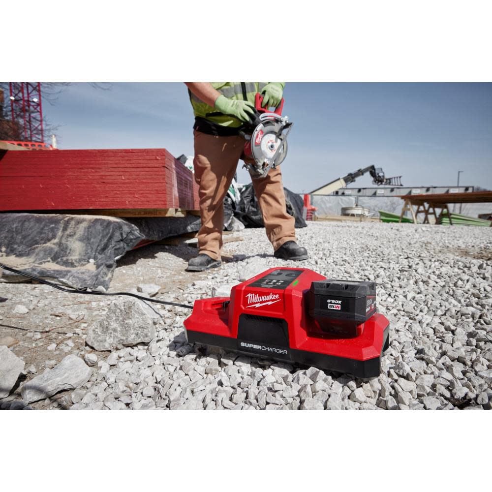 Milwaukee M18 Dual Bay Simultaneous Super Charger 48 59 1815 Simolary simolary.com 12