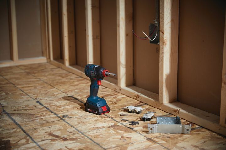 Bosch 18V EC 1/4in & 1/2in Two-in-One Bit/Socket Impact Driver Kit, large image number 12
