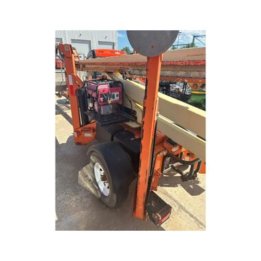 JLG T500J 50ft 500 Lbs 24VDC Electric Towable Boom Lift - 2013 Used, large image number 2