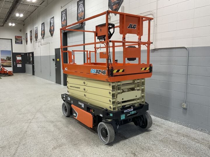 JLG ES3246 32 Foot Electric Slab Scissor Lift, large image number 3